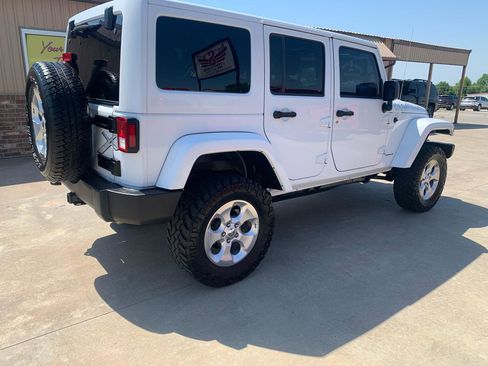 Used 2015 Jeep Wrangler Unlimited Sahara AWD/4WD image 2