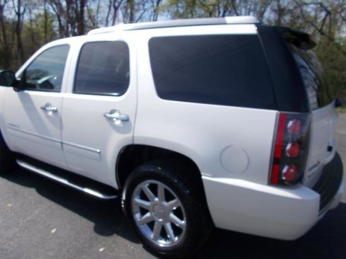 Used 2010 GMC Yukon Denali image 5