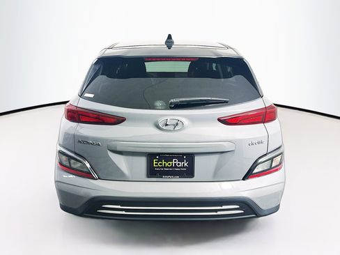 Used 2023 Hyundai Kona SE image 7