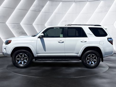 Used 2023 Toyota 4Runner TRD Off-Road Premium AWD/4WD image 2