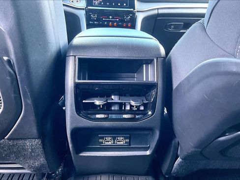 Used 2025 Jeep Grand Cherokee Laredo X RWD image 34