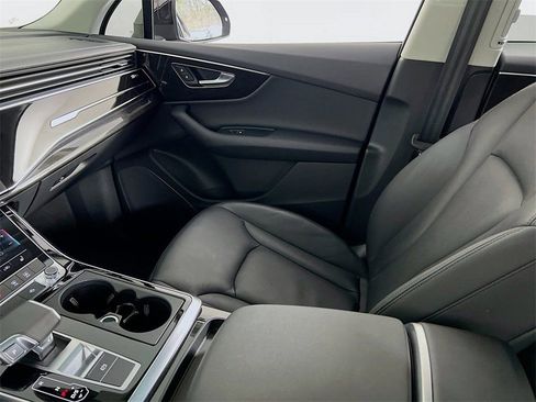 Used 2024 Audi Q7 3.0T Premium image 24