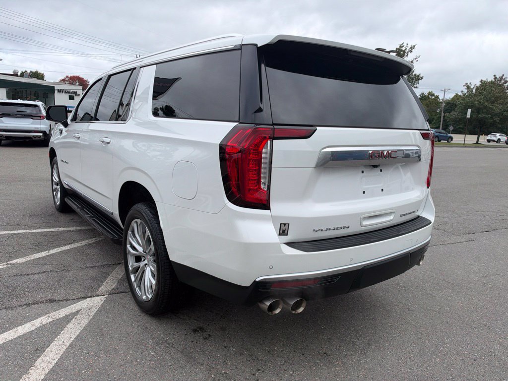 Used 2024 GMC Yukon XL Denali AWD/4WD image 4