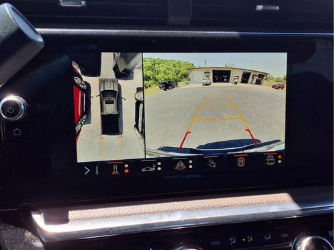 Used 2024 GMC Sierra 2500 Denali w/ Denali Reserve Package AWD/4WD image 9
