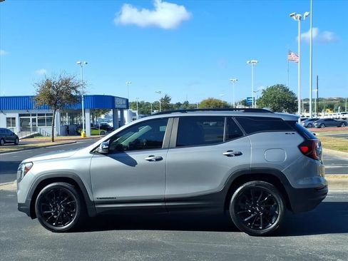 Used 2023 GMC Terrain SLE w/ Elevation Edition FWD image 10