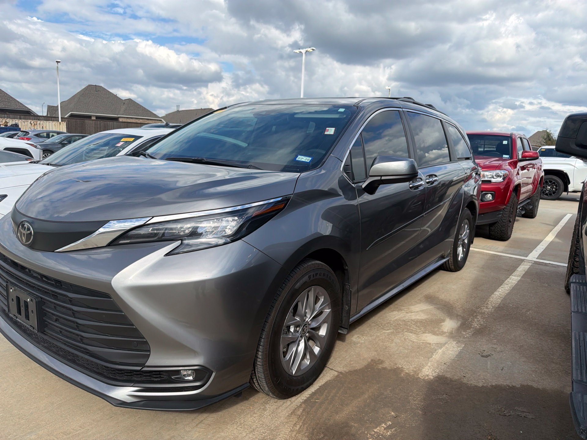 Certified 2026 Toyota Sienna XLE FWD image 9