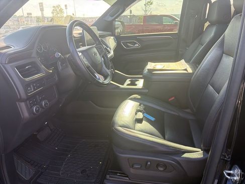 Used 2021 Chevrolet Tahoe Z71 w/ Rear Media and Nav Package image 3