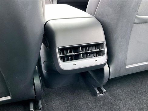 Used 2023 Tesla Model 3 Standard Range image 10