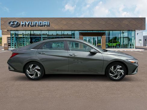 New 2025 Hyundai Elantra Limited image 9