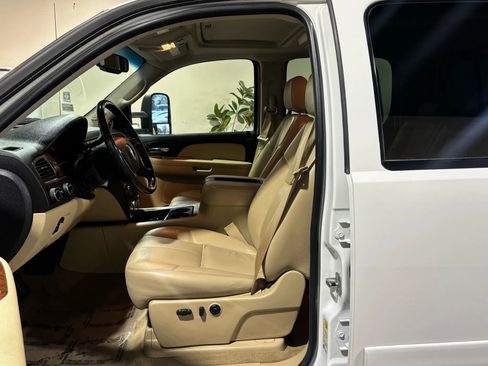 Used 2007 Chevrolet Silverado 3500 LTZ image 9