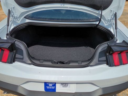 Used 2025 Ford Mustang Coupe RWD image 17