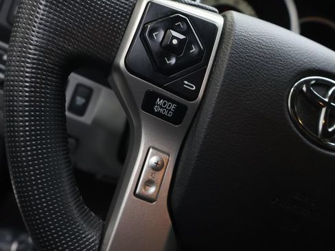 Used 2015 Toyota Tacoma 4x4 Double Cab w/ TRD Off-Road Package image 19