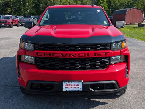 Used 2020 Chevrolet Silverado 1500 Custom w/ Custom Value Package AWD/4WD image 2