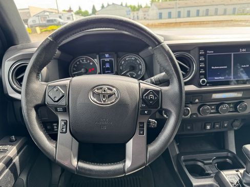 Used 2021 Toyota Tacoma TRD Off-Road AWD/4WD image 23