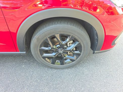 Certified 2025 Honda HR-V Sport image 9