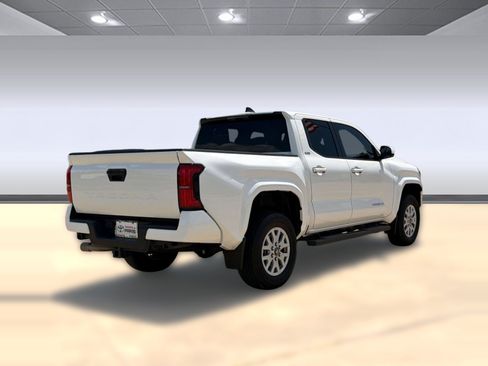 Used 2024 Toyota Tacoma SR5 RWD image 9