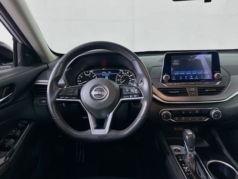 Used 2024 Nissan Altima 2.5 SR FWD image 17