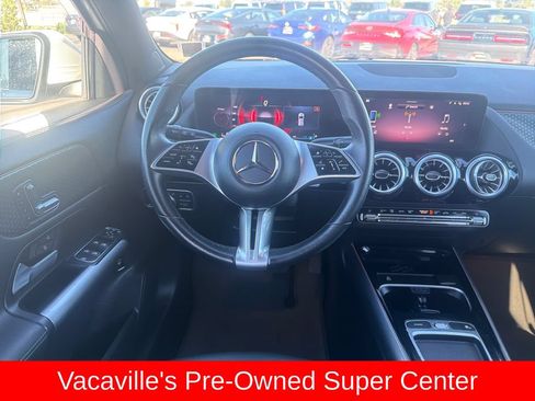 Used 2025 Mercedes-Benz GLA 250 4MATIC image 13
