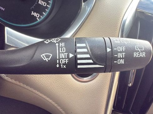 Used 2022 Chevrolet Traverse LS image 13