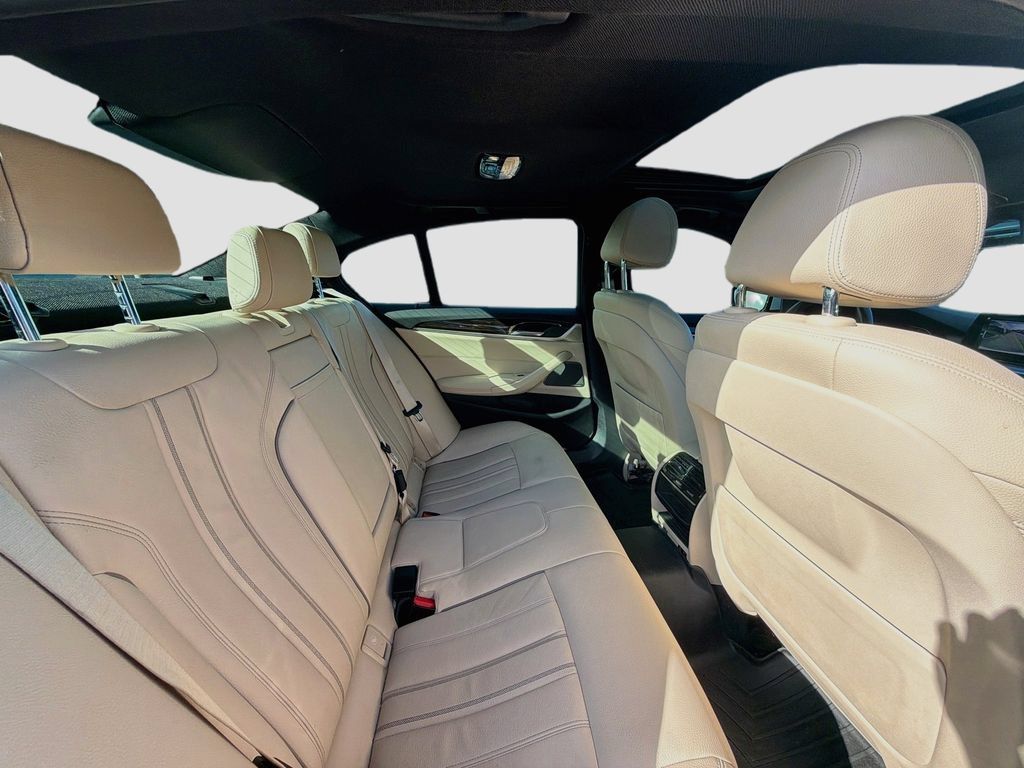 Used 2020 BMW 540i w/ Premium Package RWD image 28