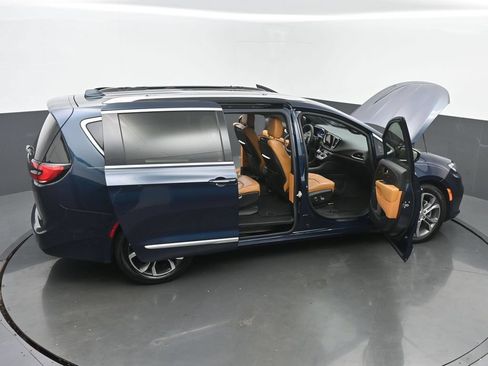 Used 2022 Chrysler Pacifica Pinnacle FWD image 66