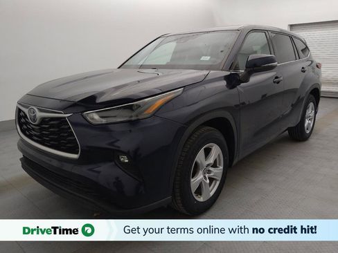 Used 2022 Toyota Highlander LE image 1