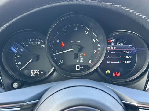 Certified 2025 Porsche Macan AWD/4WD image 29