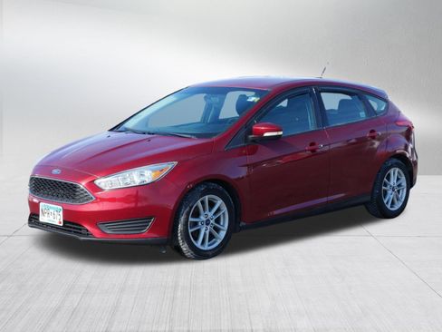 Used 2015 Ford Focus SE w/ SE Cold Weather Package image 3
