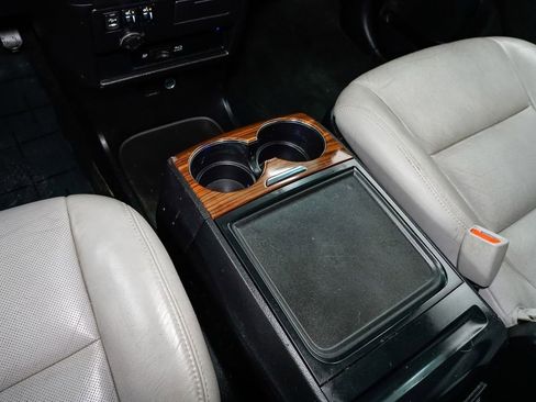 Used 2017 Toyota Sienna Limited Premium w/ Outdoor Package image 24