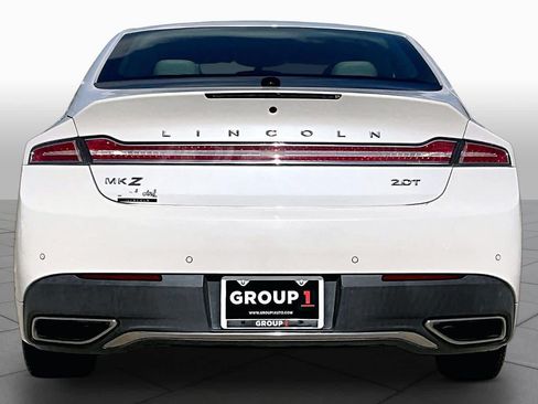 Used 2017 Lincoln MKZ Reserve FWD image 5