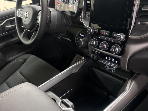 New 2026 RAM 1500 4x4 Crew Cab image 29