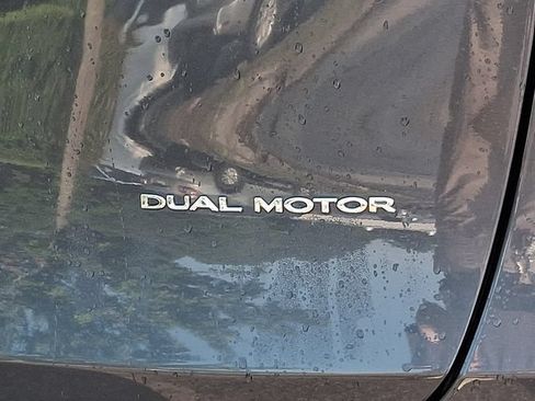 Used 2023 Tesla Model Y Long Range AWD/4WD image 33