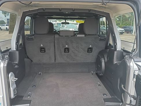 Used 2023 Jeep Wrangler Unlimited AWD/4WD image 38