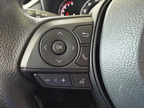 Used 2025 Toyota RAV4 XLE FWD image 17