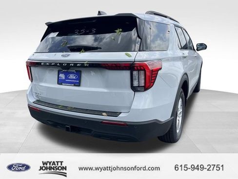 New 2026 Ford Explorer Active RWD image 3