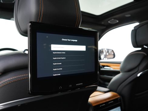 Used 2022 Jeep Grand Wagoneer Series III w/ Rear-Seat Entertainment Group AWD/4WD image 17