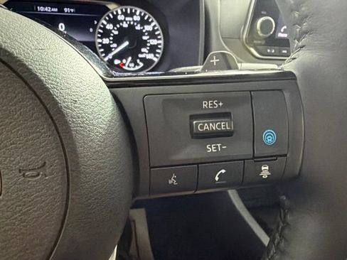 Used 2021 Nissan Rogue SV w/ Premium Package FWD image 39