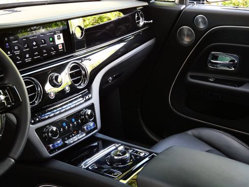 Certified 2025 Rolls-Royce Spectre w/ Spectre Launch Package AWD/4WD image 25