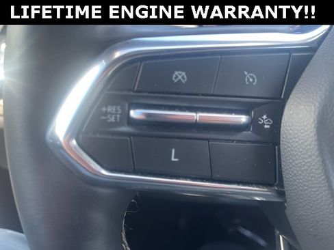 Used 2025 Chevrolet Traverse LT image 21