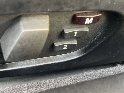 Used 2013 BMW 335i Convertible image 17