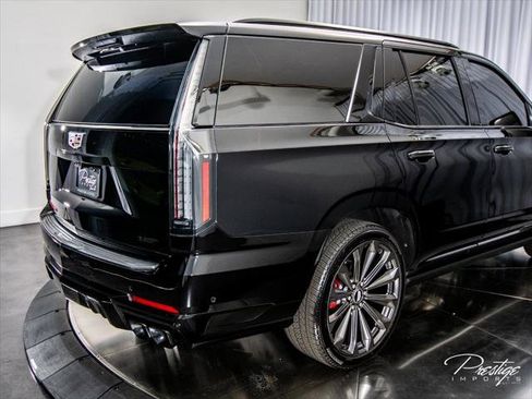 Used 2025 Cadillac Escalade V w/ LPO, Floor Liner Package AWD/4WD image 24