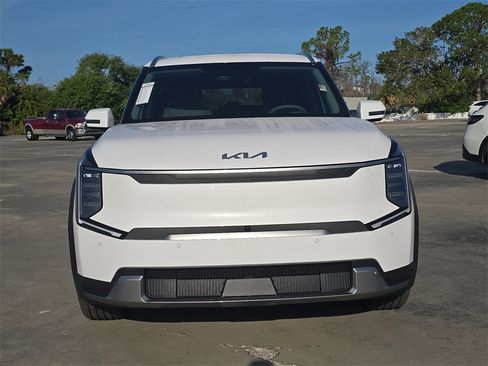New 2026 Kia EV9 Wind image 3