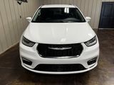 Used 2021 Chrysler Pacifica Touring-L image 2