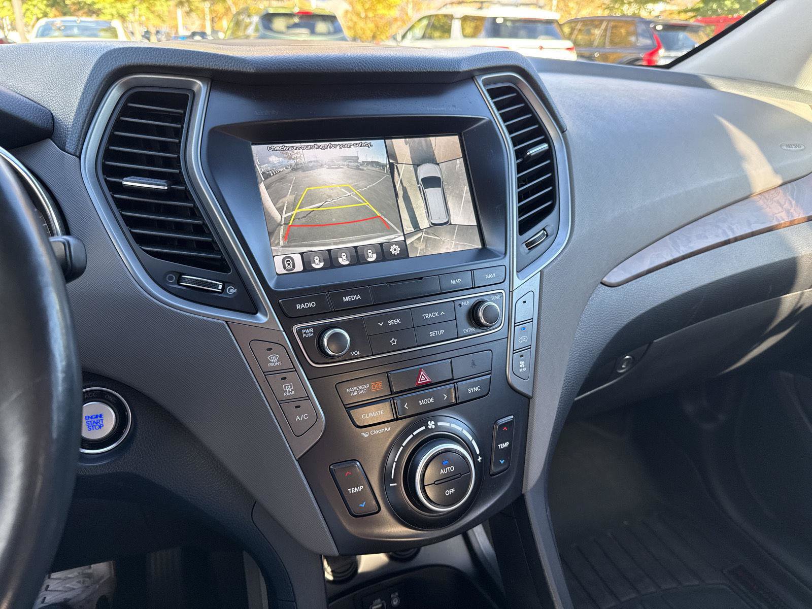 Used 2019 Hyundai Santa Fe XL AWD/4WD image 31