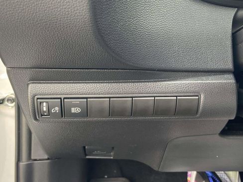 Used 2025 Toyota Corolla SE FWD image 29