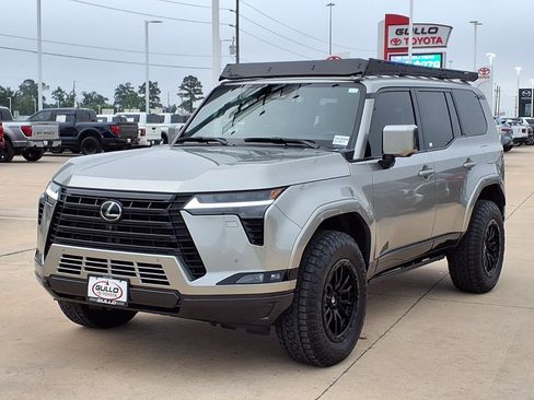 Used 2025 Lexus GX 550 w/ Accessory Package (2T) AWD/4WD image 3