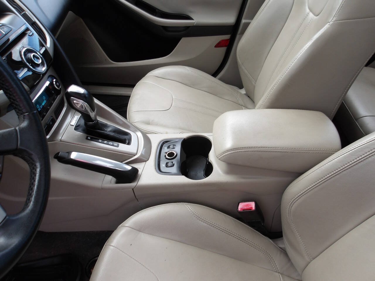 Used 2012 Ford Focus SEL FWD image 15