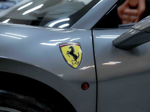 Used 2018 Ferrari 488 Spider image 34