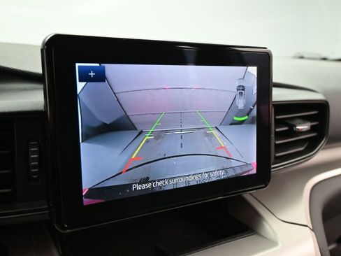 Used 2024 Ford Explorer XLT image 14