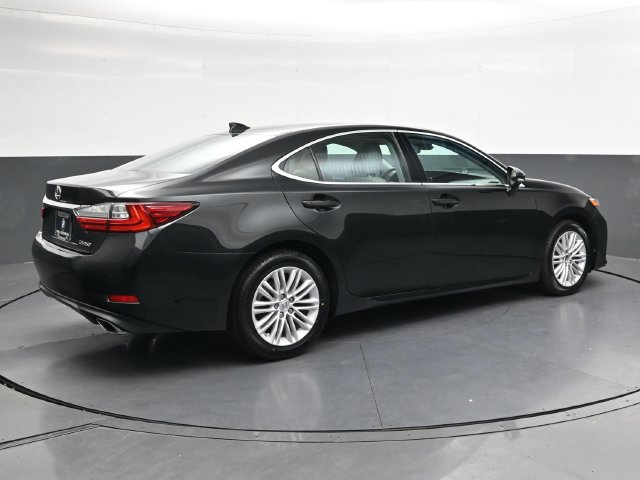 Used 2017 Lexus ES 350 w/ Premium Package FWD image 4